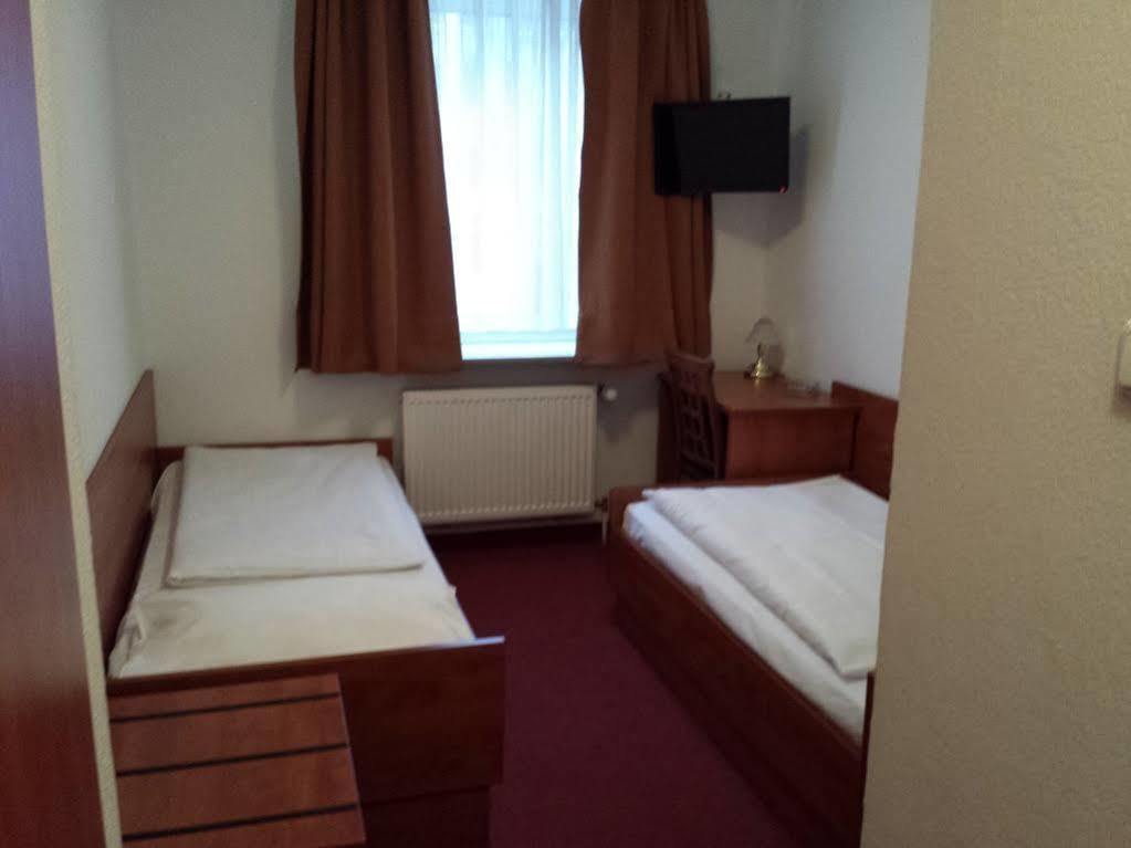 Hotel Du Train Мюнхен Екстериор снимка