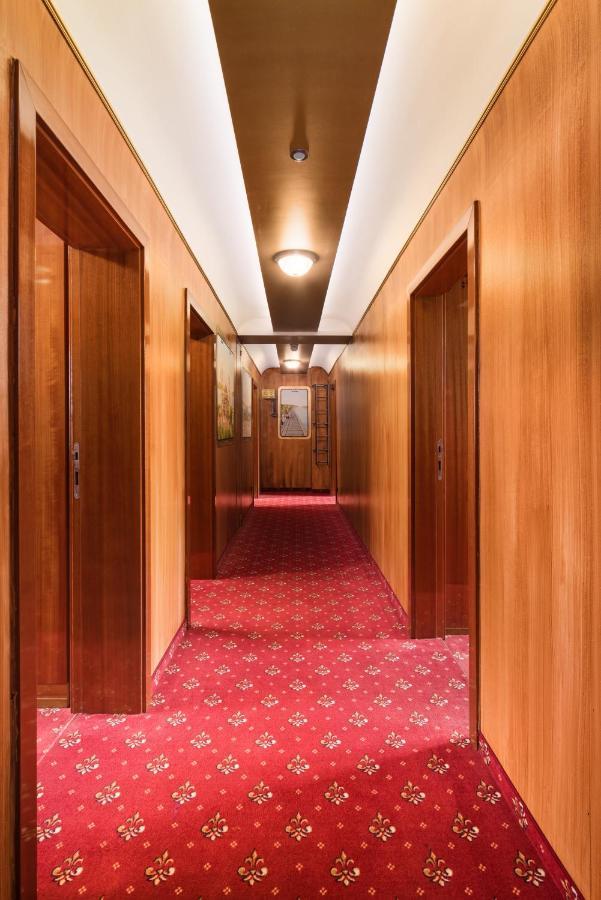 Hotel Du Train Мюнхен Екстериор снимка