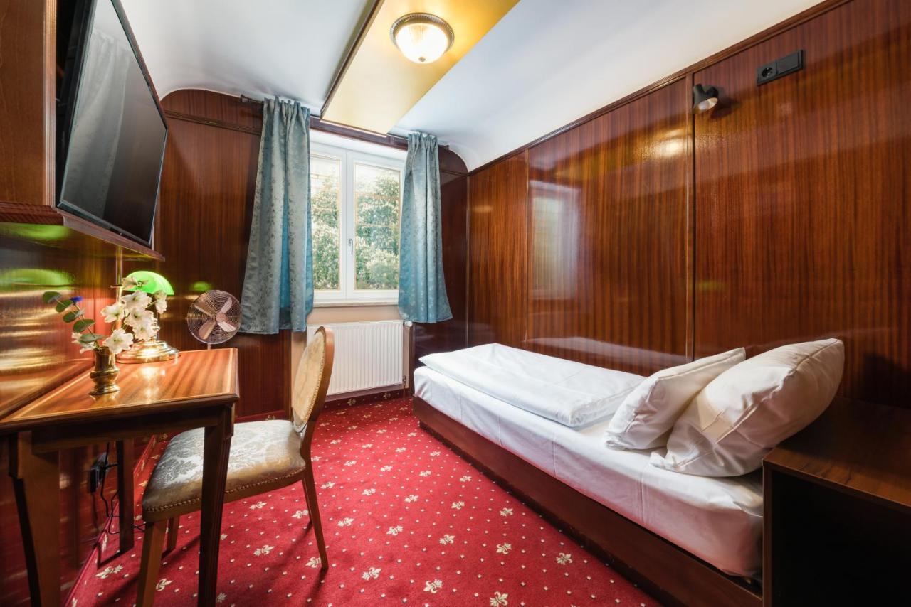 Hotel Du Train Мюнхен Екстериор снимка
